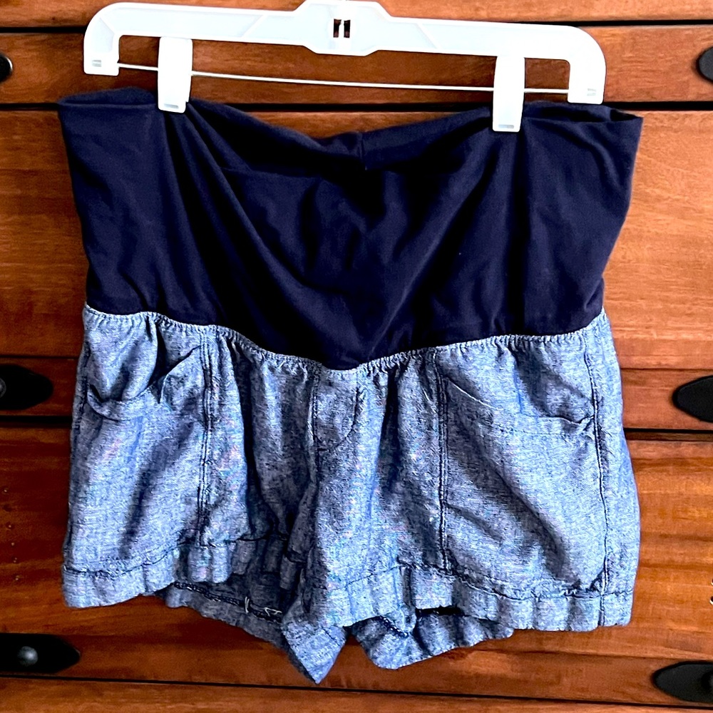 Gap Full Panel Maternity Short -  M